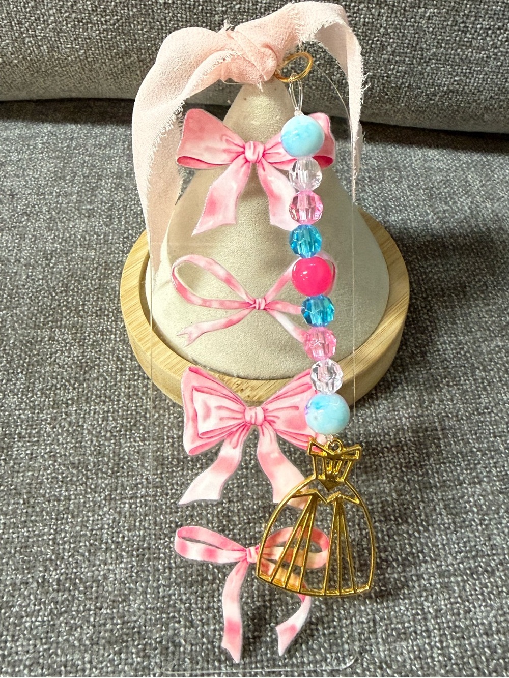 Acrylic bookmark “Pink bows” design, with beads and Princess Dress Charm. NWOT